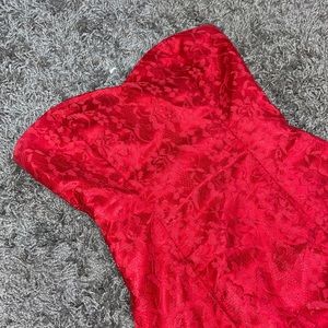 Elegant Red Lace Strapless Dress